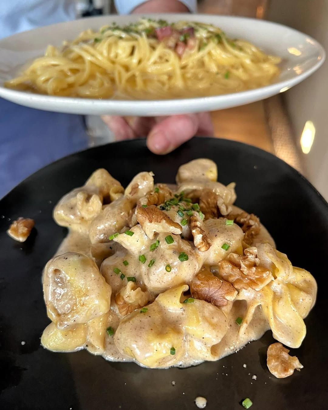 FIOCCHETTI DE PERA Y QUESO CON CREMA DE NUECES en 