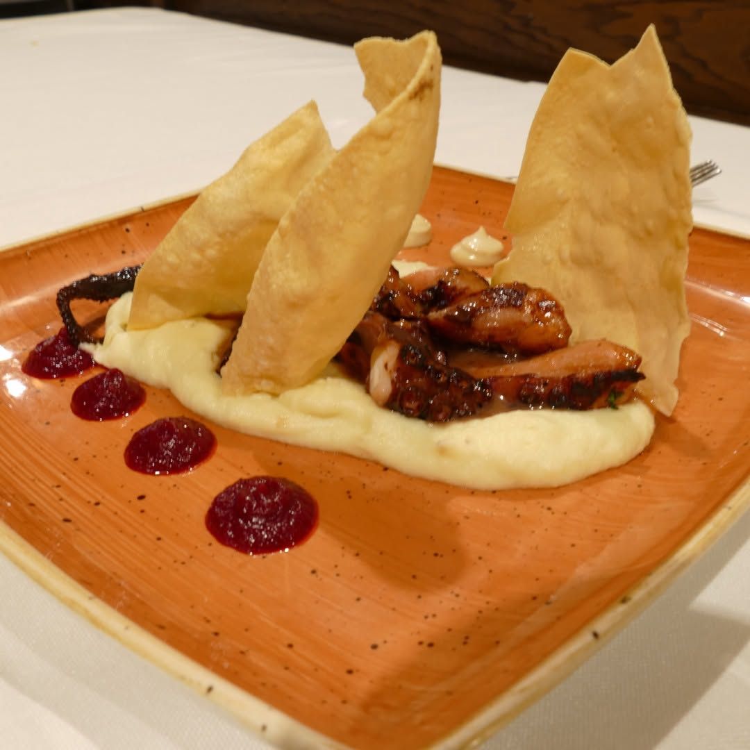 Pulpo a la plancha con puré de apianabo en 