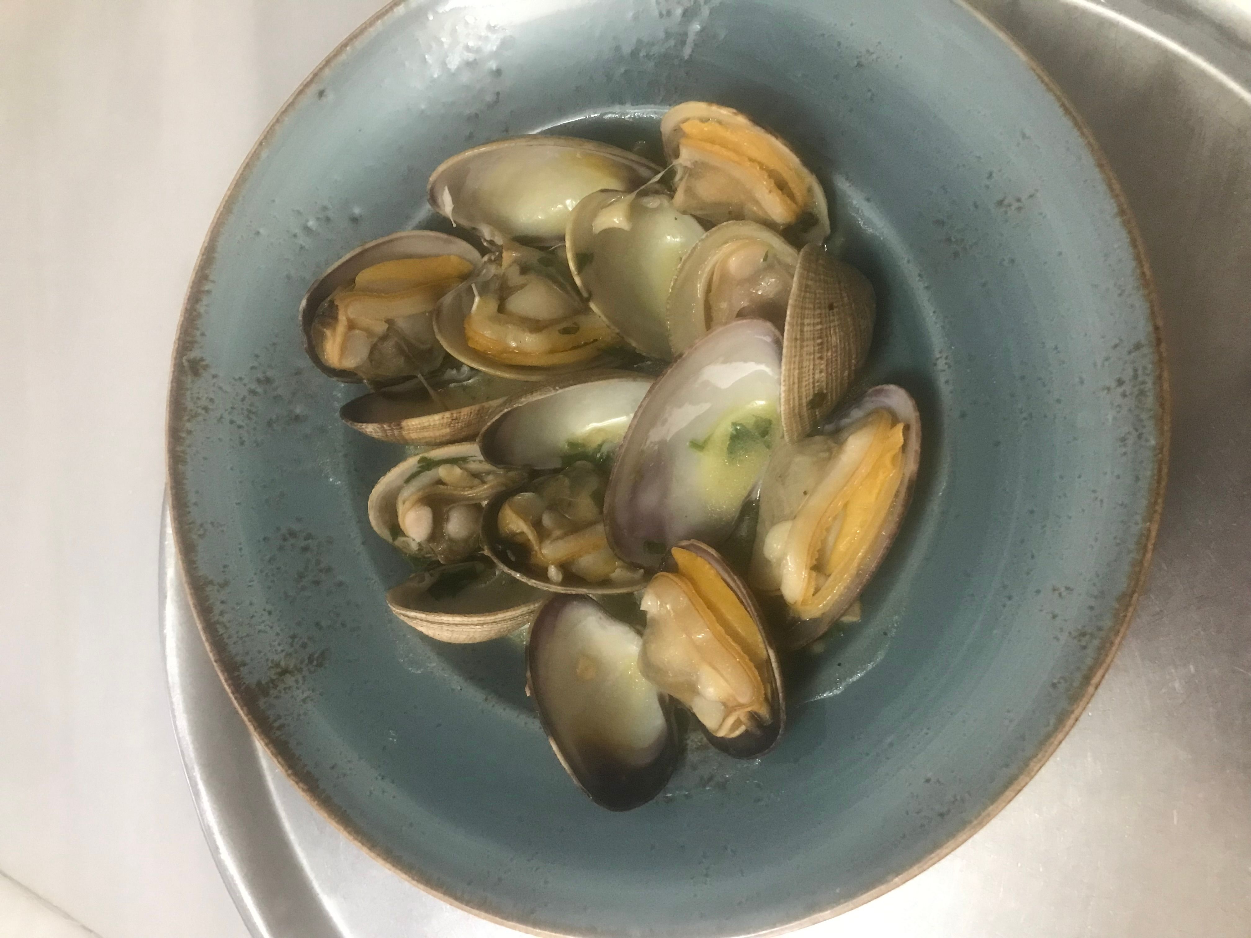 Almejas a la marinera en 