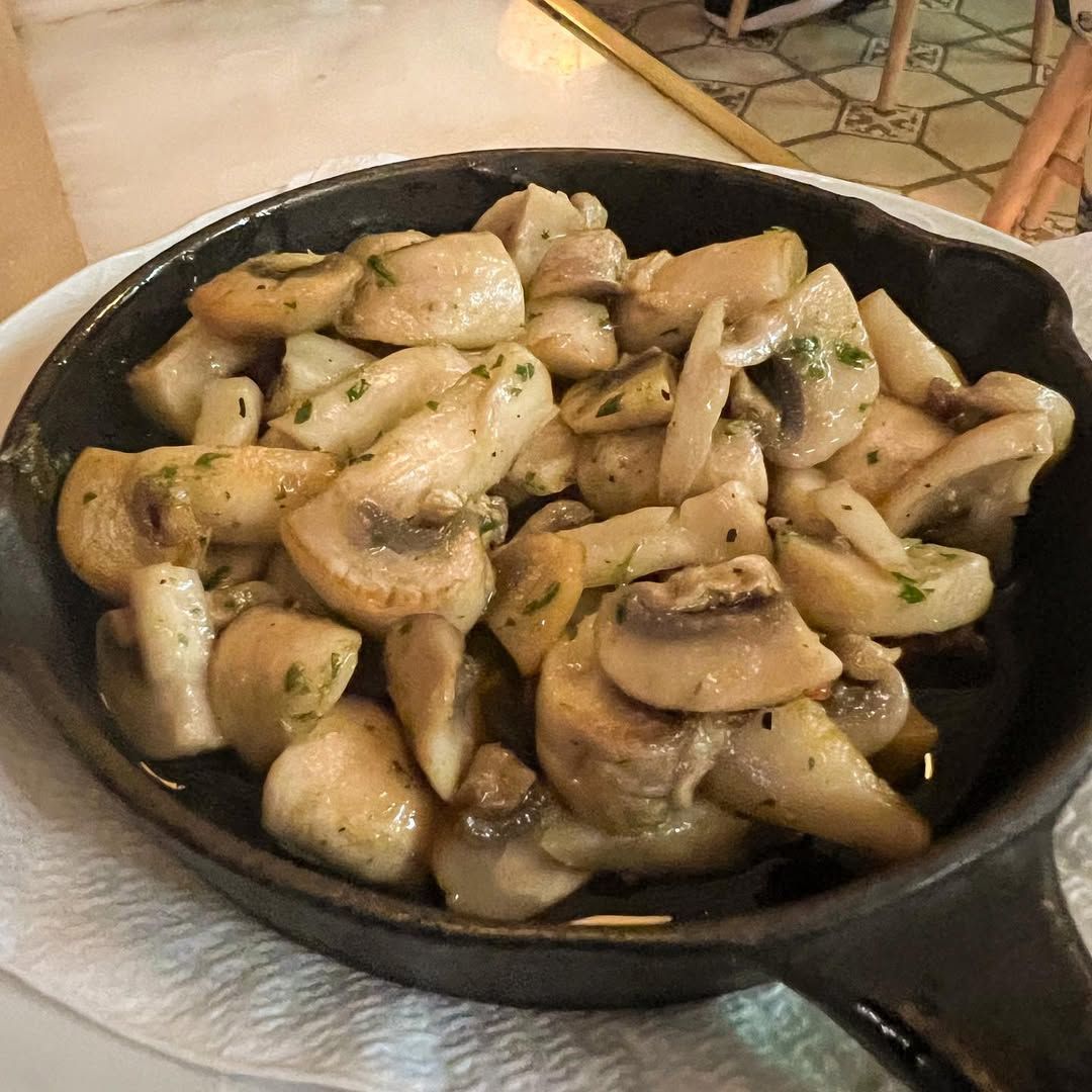 Champiñones al ajillo en 