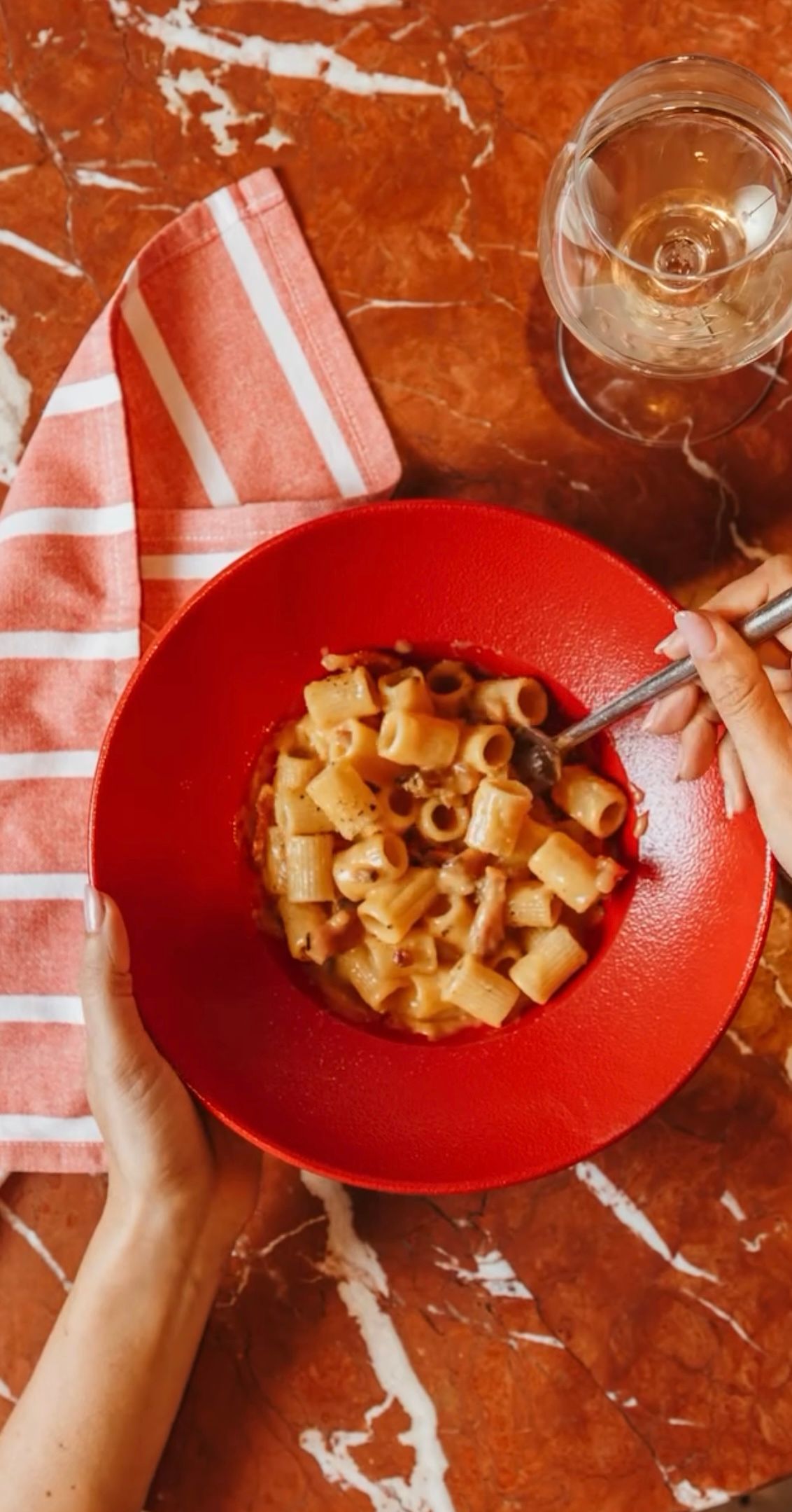 Mezza Manica alla Carbonara con Guanciale, Huevo, Parmesano y Pecorino en 