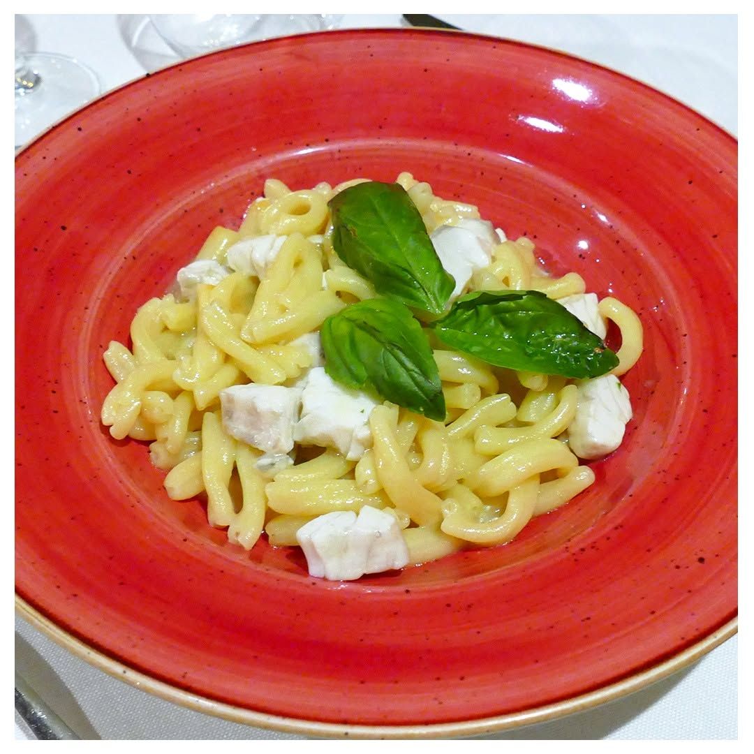 Trofie con lubina y salsa de limón en 