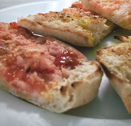 pan tostado con tomate en Barcelona