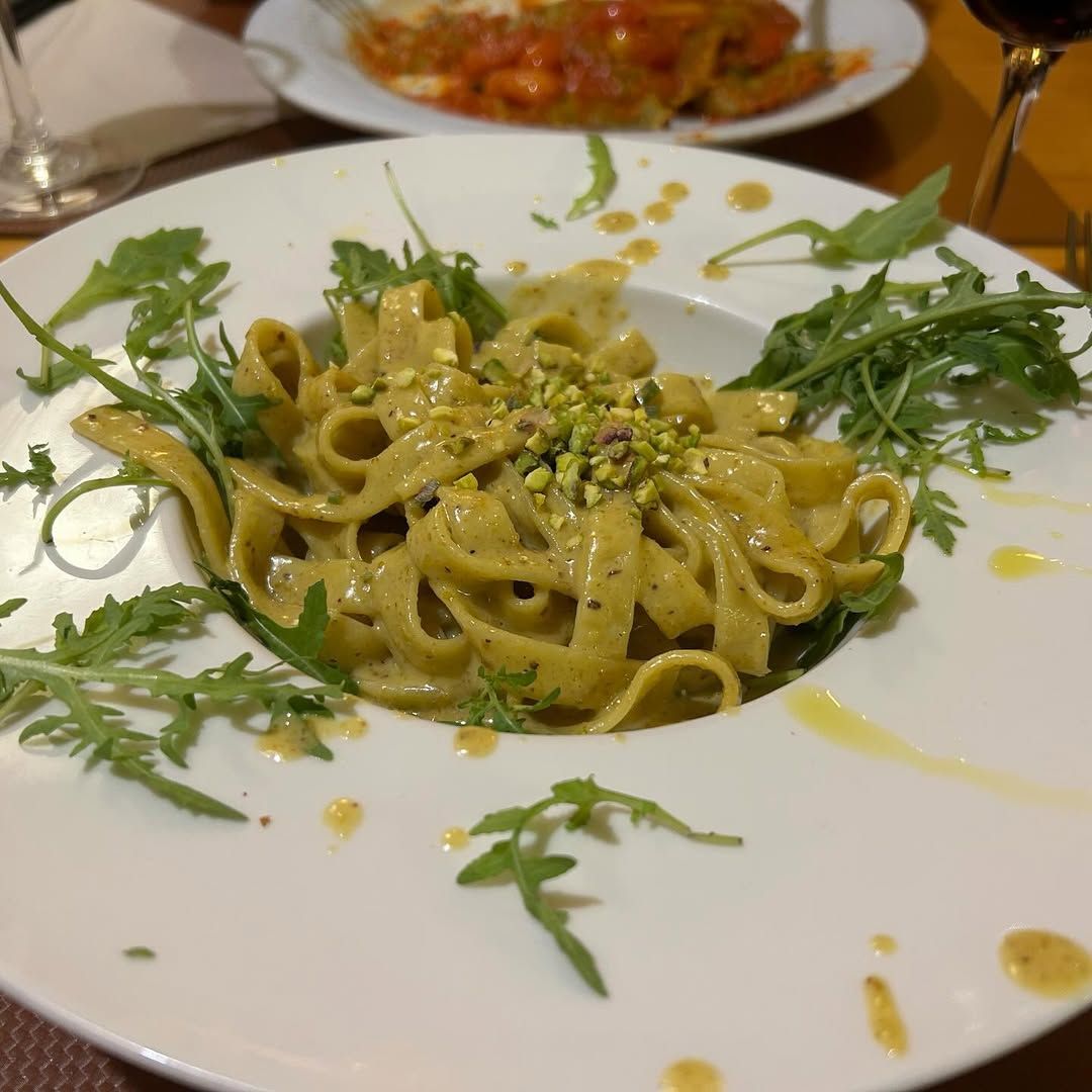 Tagliatelle al pesto di pistacchio di Bronte en 